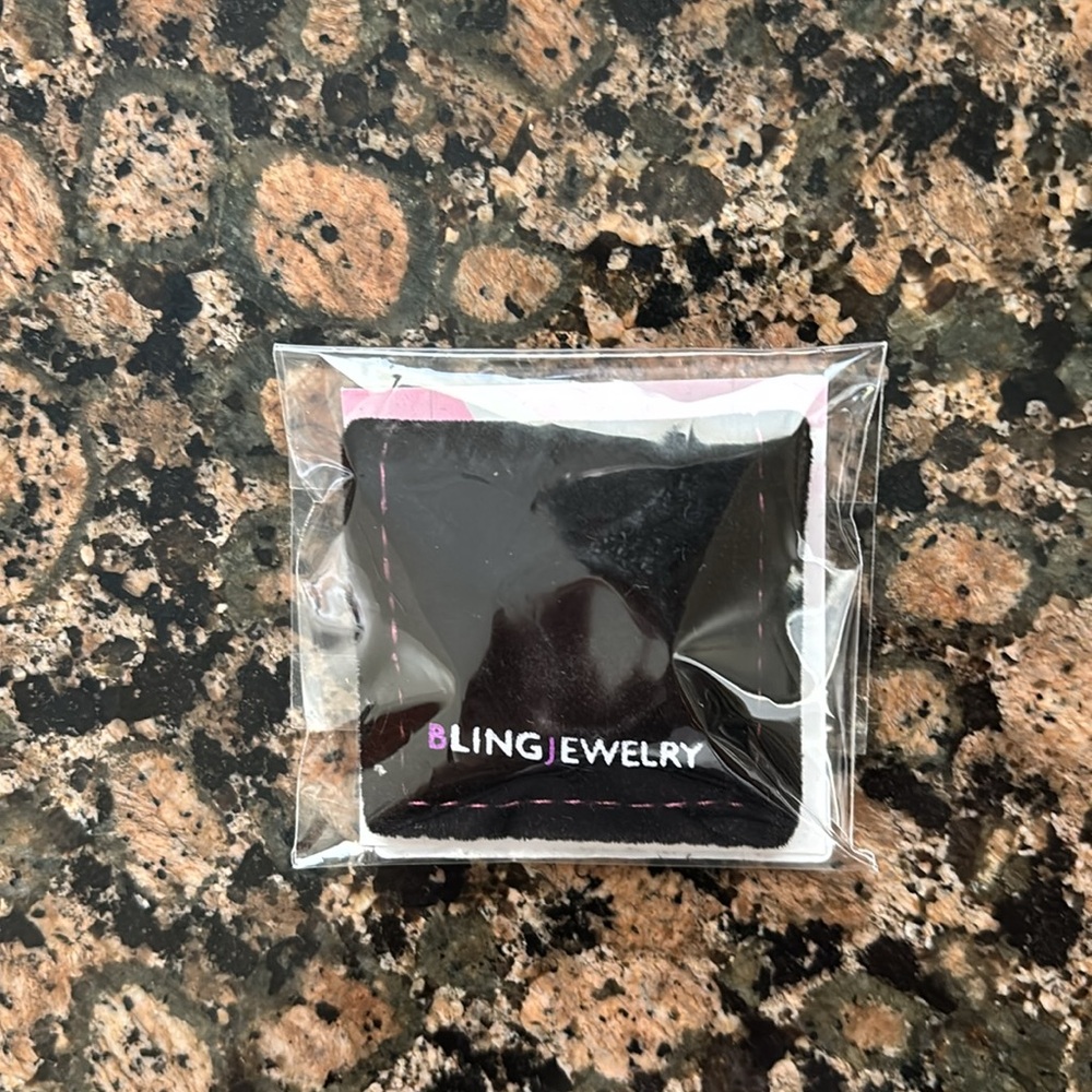 NWOT - BLUE BLING JEWELRY RING - Picture 4 of 4